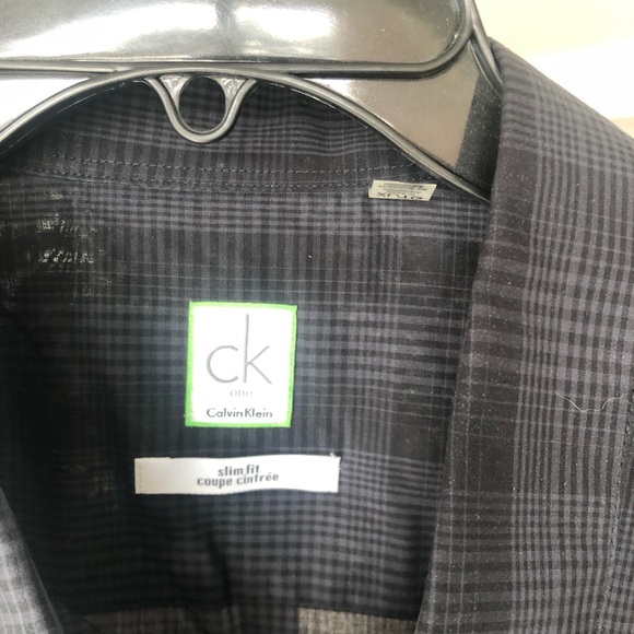 Short Sleeve Button Down NWT - Picture 4 of 4